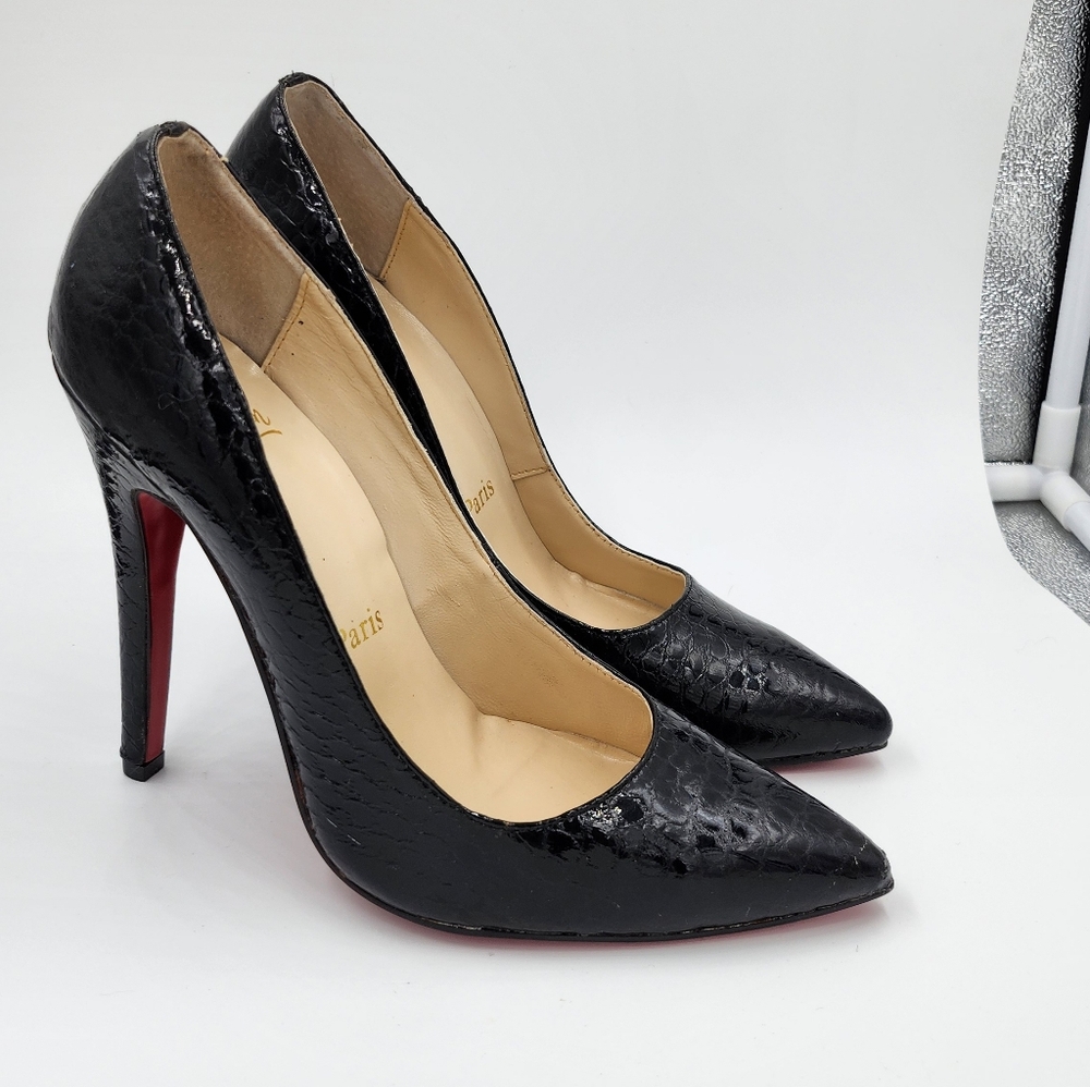 Christian Louboutin Decollete 554 Watersnake Lucido Elegant Black High Heels.